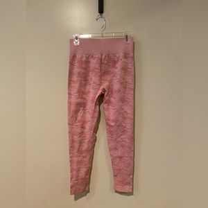 AYBL EVOLVE CAMO SEAMLESS LEGGINGS – Pink